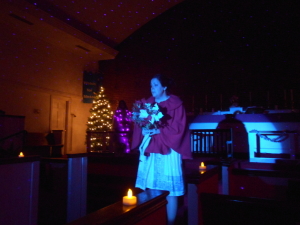 Lauren Giglio as Belle performing "Blue Christmas" 