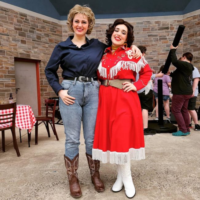 Rachel Lawhead (left) as Louise and Shelly Lynn Walsh (right) as Patsy Cline in Always, Patsy Cline at Free Range Humans.