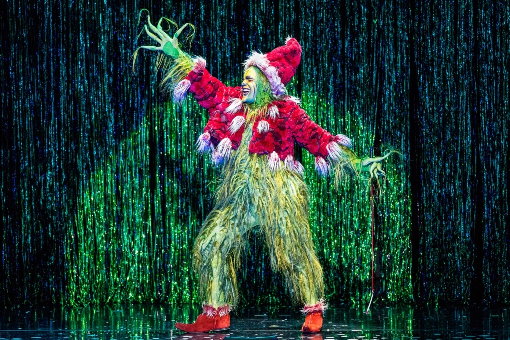 The 2016 Touring Company of Dr. Seuss' How The Grinch Stole Christmas! The Musical! Photo: Andy Martin Jr