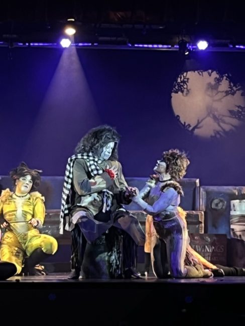 Ariel Chaillou (left) as Grizabella and Katelyn O'Connor (right) as Victoria