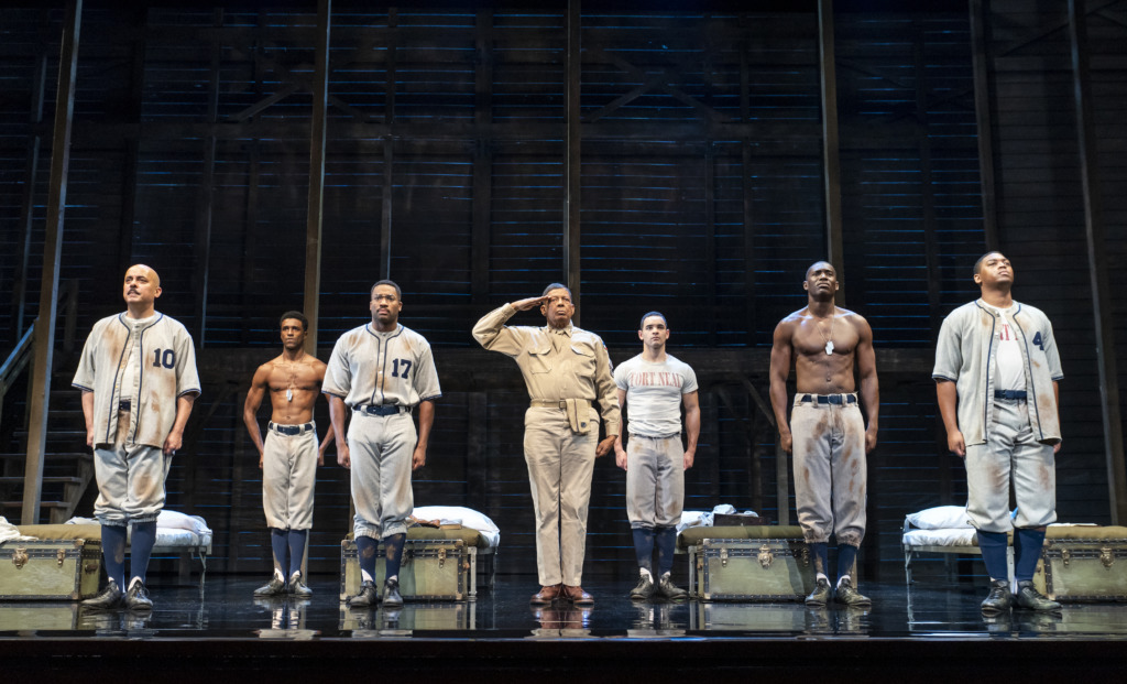  Eugene Lee (center) and the cast of the National Tour of A Soldier's Play 📷 Joan Marcus