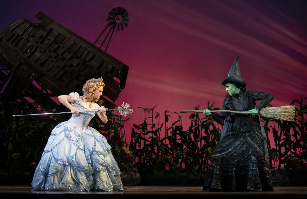 Jennafer Newberry as Glinda and Lissa deGuzman as Elphaba in the National Tour of Wicked. 📷 Joan Marcus