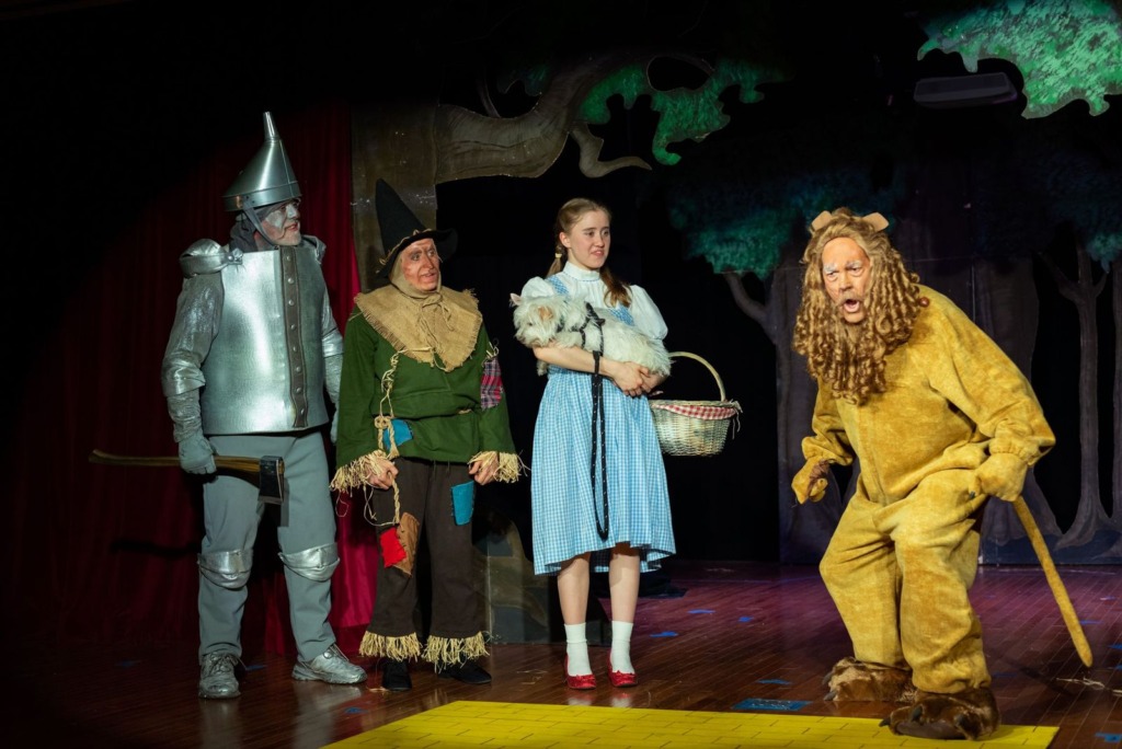 (L to R) David Willerup as The Tin Man, Stephen Gaede as The Scarecrow, Natalie Russell as Dorothy, and Doug Storey as The Cowardly Lion. 📷Justin Camejo