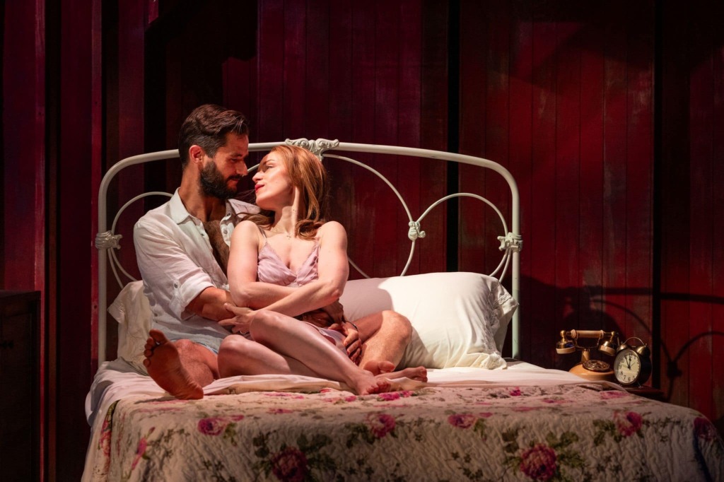 Mark Evans (left) as Robert Kincaid and Erin Davie (right) as Francesca Johnson in The Bridges of Madison County at Signature Theatre 📷 Daniel Rader