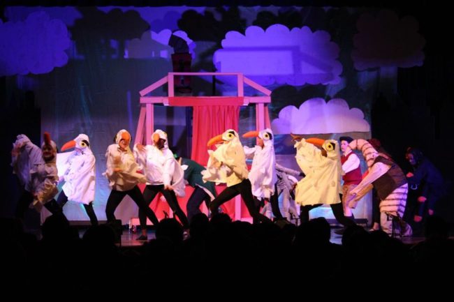 The cast of James and the Giant Peach Jr. performing "Plump & Juicy"