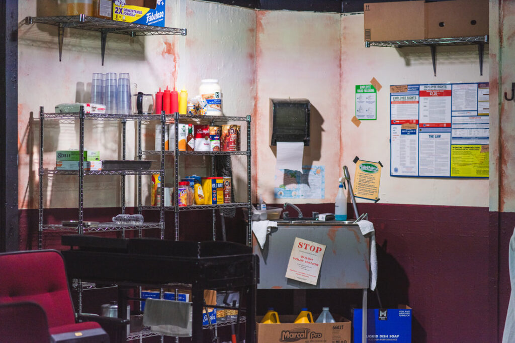 Clyde's at Spotlighters Theatre 📷 Matthew Peterson