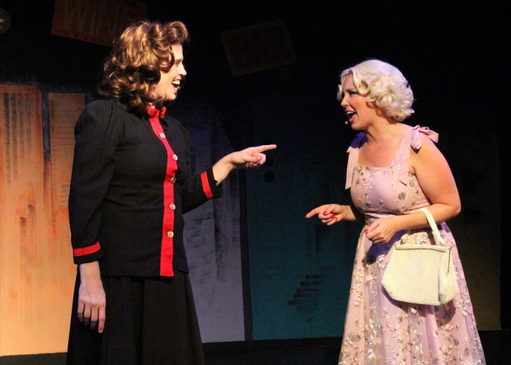 Colleen Prior (left) as Sarah Brown and Leslie Lewis (right) as Miss Adelaide in Guys & Dolls at Other Voices Theatre đ· Adam Blackstock