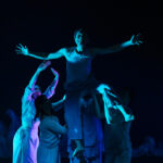 Vesper: Luu Pham being lifted, L to R: Alix Fenhagen, Ally Ibach, Chelsea Thaler, Matthew Williams, Parker Matthews, Hailey Withrow 📷 Kiirstn Pagan