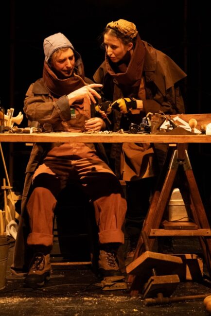 Alex Vernon (left) and Sarah Olmsted Thomas (right) in Really Quite a Lot of Mechanisms 📷 Gwen Grastorf