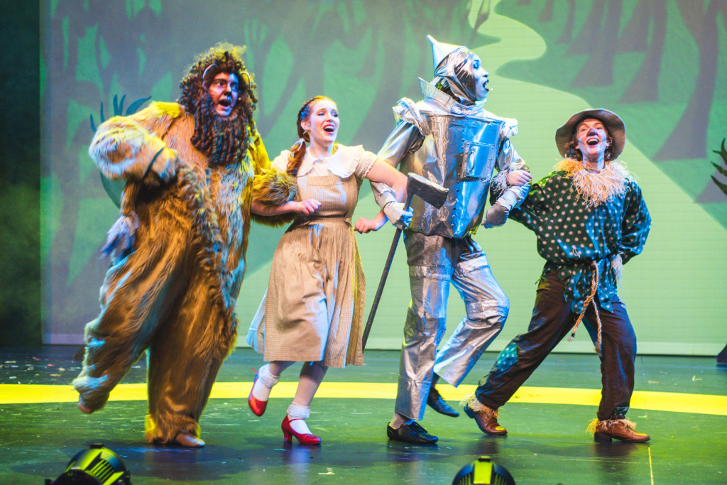 Jordan Baumiller (Lion), Abby Koncurat (Dorothy), Kwame Coker (Tinman), and Mo Tacka (Scarecrow) in The Wizard of Oz at Phoenix Festival Theatre 📷 Matthew Peterson of Machpe Photography