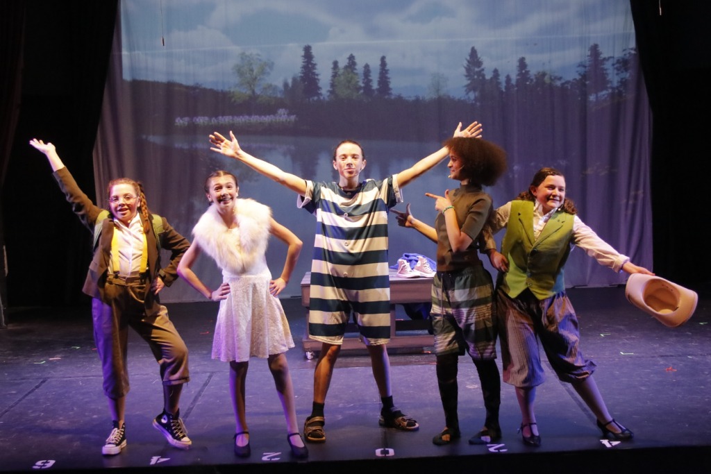 (L to R) Meghan Chrzanowski as Turtle, Colette Halcott as Mouse, Brayden Katzenberger as Toad, Amelia Trageser Campbell as Frog, and Patty Boettcher as Lizard in A Year With Frog and Toad at Children's Playhouse of Maryland 📷 Kelly Carlson