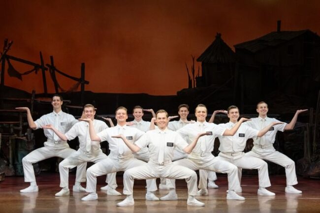 Craig Franke and company in THE BOOK OF MORMON North American tour đź“· Julieta Cervante