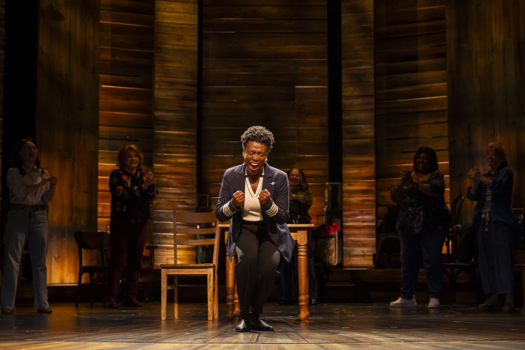 Housso SĂ©mon (center) as Captain Beverley and the ensemble of Come From Away 2026 at Ford's Theatre đ· Scott Suchman