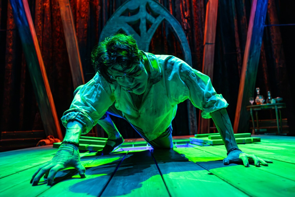 Joshua Williams as The Creature in Mary Shelley's Frankenstein at Chesapeake Shakespeare Company 📷 Kiirstn Pagan Photography