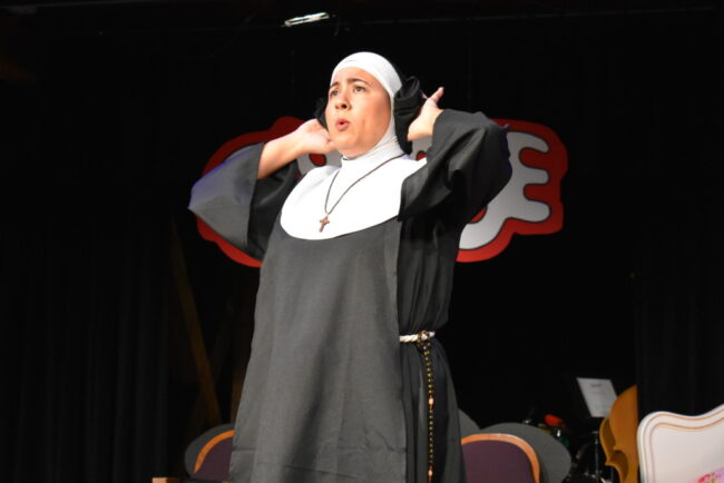 Courtney Knoerlein as Sister Robert Anne in Nunsense at Damascus Theatre Company đˇ Elli Swink